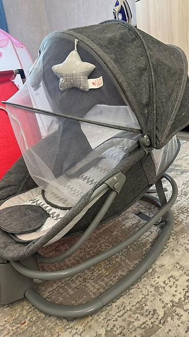 Детский мир: Детский комплект: ходунки Babywalker + шезлонг-качалка Ходунки: - — 2