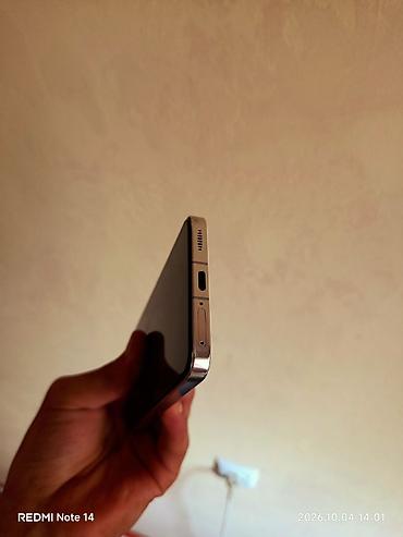 xaomi 17: Xiaomi, 13, Б/у, 256 ГБ, цвет - Белый, 2 SIM, eSIM — 3