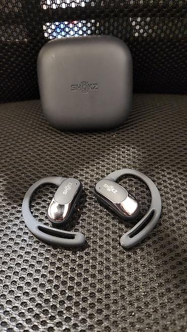 samsung level u: Salam.Shokz brendinə aid orjinal qulaqcıq.Süper səs effektivliyi.Çox — 2
