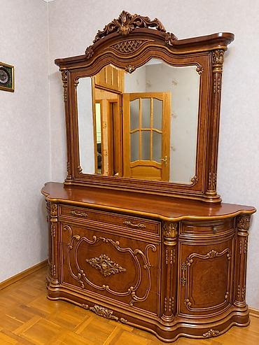 2el dolablar: Klassik üslubda hazırlanmış bufet-güzgü dəsti. Xüsusiyyətlər: - — 1