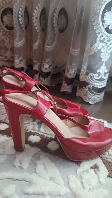 Босоножки, сандалии, шлепанцы: Басаножки — 25