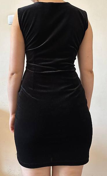 Юбки: 1. платье 44-46 размер 600 сом 2. короткое платье 300 сом 3 — 7