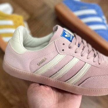 Patike: Adidas Samba patike

Novo
Brojevi 36 do 41

fb Moja Kupovina 1 — 8