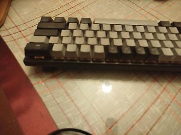 lil uredjaj: Mala E-YOOSO Z11 tastatura.
Ispravna — 7