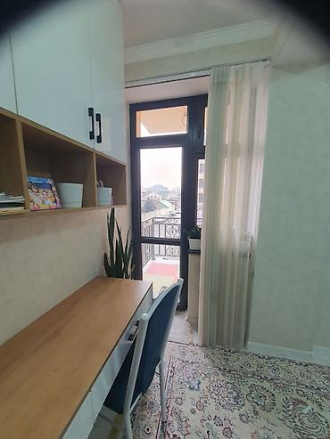 Продажа квартир: 3 комнаты, 85 м², 2 этаж — 18