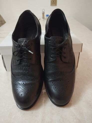 Ayaqqabılar: Ayaqqabı 43 razmer alınib 89 azn 5 saatliq geyinilib bəyliyində — 15