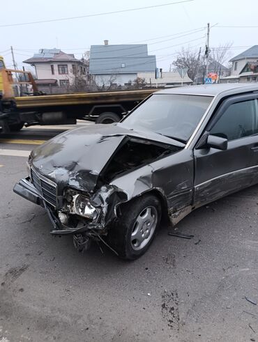 мерседес бенс 124 универсал: Mercedes-Benz W124: 1993 г., 2.2 л, Автомат, Бензин, Седан