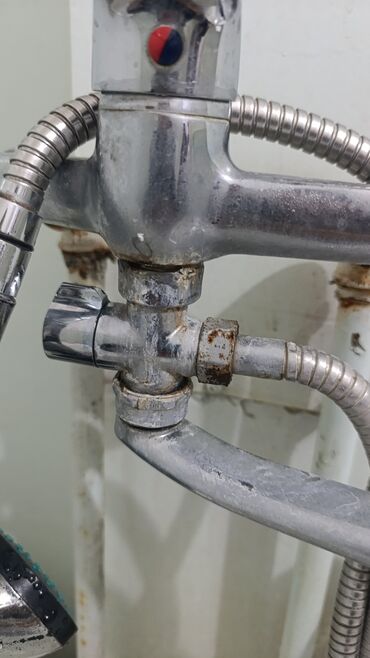 Монтаж и замена сантехники: Монтаж и замена сантехники Больше 6 лет опыта — 2