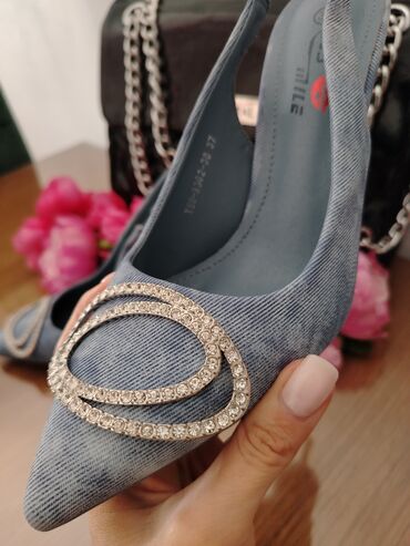 Salonke: Salonke, 37 — 4