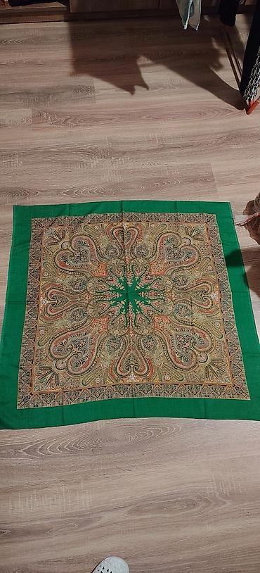 baş örtüsü: Qâdimi. Kasinka illârindi. Başi cixan bilâr nânâmnân qalib. Başi — 1