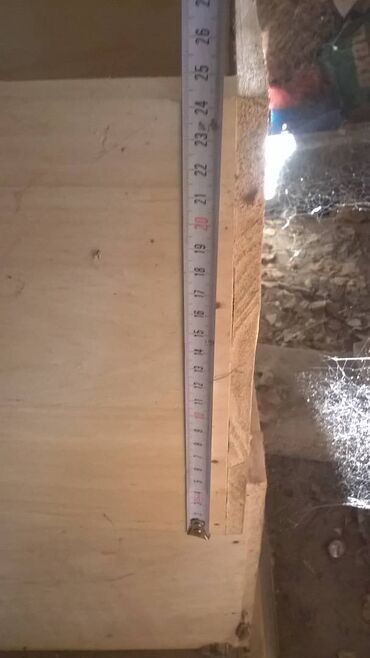 Ostala baštenska oprema: Drvena košnica, pogodna za uzgoj pčela. Izrađena je od prirodnog — 2