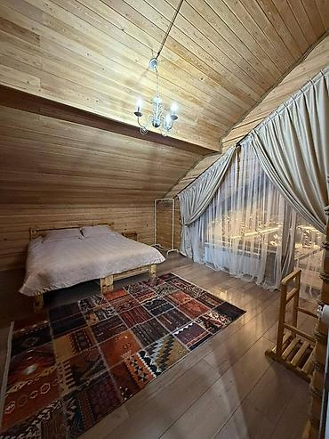 Посуточная аренда домов: Уютный деревянный дом для отдыха с большим общим пространством и — 3