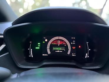 мини купир: Toyota Corolla: 2023 г., 1.8 л, Автомат, Гибрид, Седан — 9