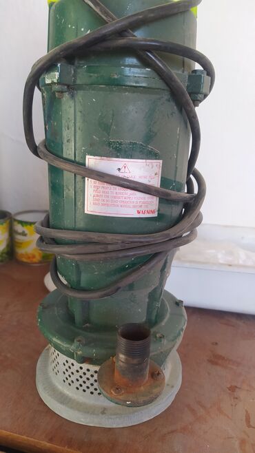дизельный насос для полива: Продаю погружной водяной насос, пользовались1-2 раза. цена 3700