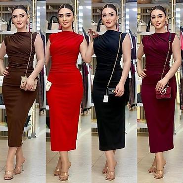 kisi ayaqqabi: Qadınlar üçün dizaynı vurğulayan midi boy paltar - Model: Bədənə — 2