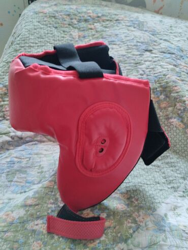 sport purjin: Qirmizi boks kask ideal veziyetde. 14+ yaş üçün. Çox rahat