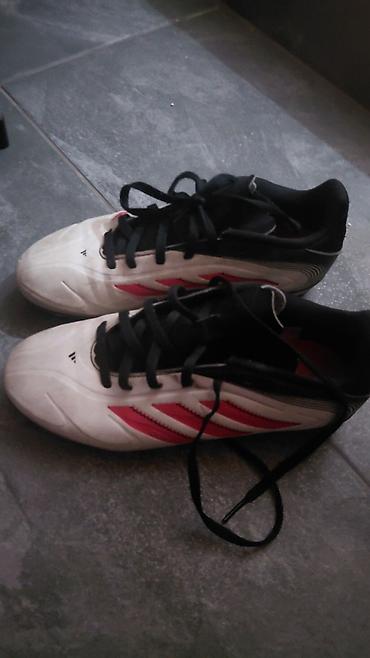 real madrid: Adidas kopačke za fudbal Kratko nosene - Model: Adidas (klasičan — 2