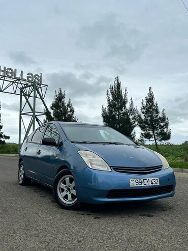 04 maşınlar: Toyota Prius: 1.5 l | 2007 il Sedan