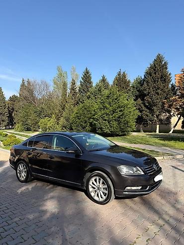 Volkswagen: Volkswagen Passat: 2 l | 2012 il Sedan — 4