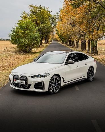 BMW i4: 2022 г., Автомат, Электромобиль, Лифтбек