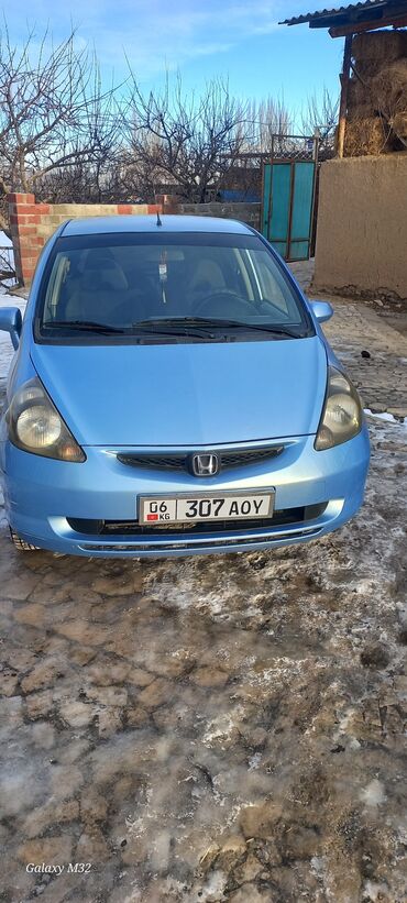 Honda: Honda Jazz: 2003 г., 1.5 л, Механика, Бензин, Седан