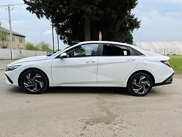 16 tekerler: Hyundai Elantra – ağ rəngli, müasir dizaynlı sedan - Xarici görünüş — 8