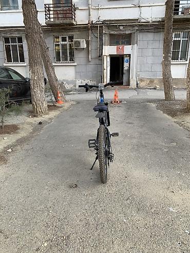 Uşaq velosipedləri: Uşaq/yeni yetmə üçün dağ tipli velosiped Bezekleri ustunde verilir — 2
