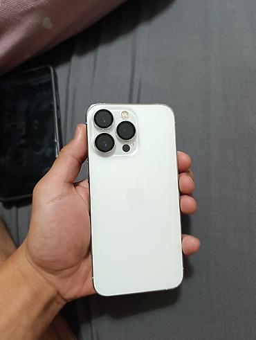 мобил: IPhone 13 Pro, Б/у, 256 ГБ, Белый, Чехол, 76 % — 3
