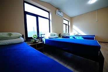 Аренда отелей и хостелов: 🏡 чистый и уютный хостел в центре Бишкека Рядом с Центральной мечетью — 4