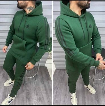 tech fleece fake: Adidas kompleti
Veličine S-XXL 
Porudžbine i pitanja u inbox