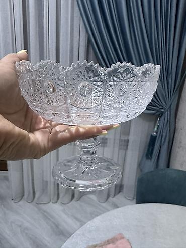 Şüşə ayaqlı qənd qabı cütü 35manat - Material: qalın, şəffaf şüşə