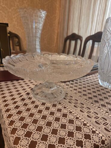 Digər dəstlər və servizlər: Klassik kəsimli büllur dəst razlasma yolu ilə satlir - 2 ədəd hündür — 4