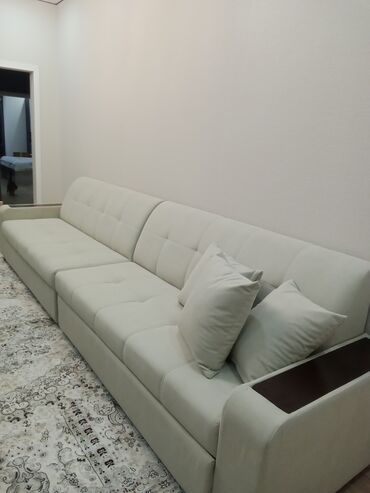 современная итальянская мебель: Продаю новый диван, цвет Слоновая кость, Механизм Россия. ткань