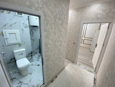 Köhnə tikili: 2 otaqlı mənzil – zövqlü dizaynla - Geniş zal: dekorativ panellər — 6