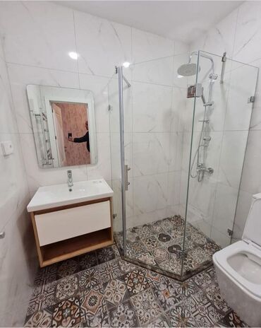 Duş kabinaları, arakəsmələr: Yeni Arakəsmə, Pulsuz çatdırılma — 18