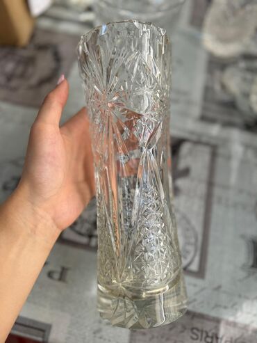 Вазы: Хрустальные вазы
1шт 300 сом