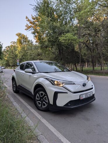 торпедо: Toyota C-HR: 2020 г., 3 л, Автомат, Электромобиль, Кроссовер