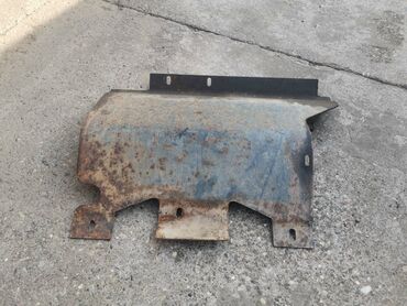 Auto delovi: Zastitni lim motora i mosta Lada 21214i Niva. Polovno, ocuvano — 4