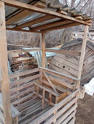 Все для дома и сада: Деревянный уличный сарай/клетка-перголка из поддонов с крышей. - — 5