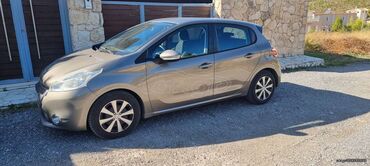 Peugeot 208: 1.4 l | 2013 year 148000 km. Hatchback