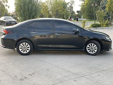 toyota corolla коробка: Toyota Corolla: 2021 г., 1.8 л, Вариатор, Гибрид, Седан — 4