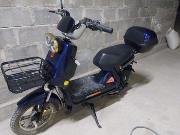 скутер мопед ош: Сатылат - Компактная рама с низкой посадкой, удобная для города -