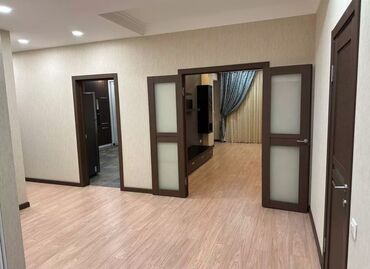 Долгосрочная аренда квартир: 3 комнаты, Риэлтор, Без подселения, С мебелью полностью — 16