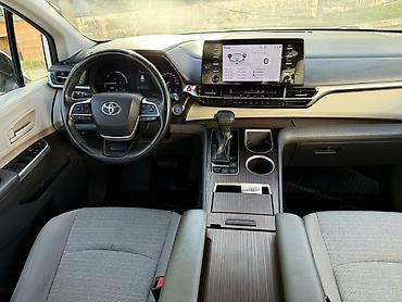 100: Toyota Sienna: 2021 г., 2.5 л, Вариатор, Гибрид, Минивэн — 10