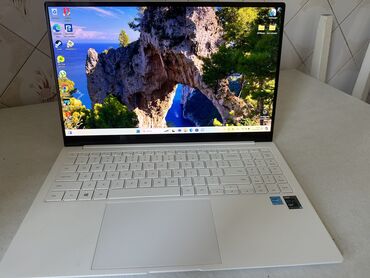 Ноутбуки: Ультрабук, Samsung, 8 ГБ ОЗУ, Intel Core i5, 15.6 ", Б/у, Для несложных задач, память SSD