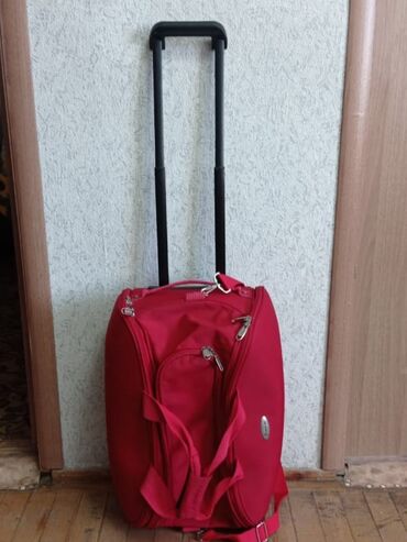 сумка с колесами: Продаю чемодан - сумка бу. Высота 50 см, ширина 40 см, глубина 20 см