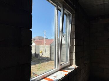 голландская живопись: ПВХ-окно с поворотно-откидной створкой - Материал профиля: белый