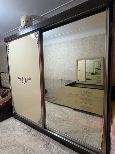 şkaf soyuducular: Гардеробный шкаф