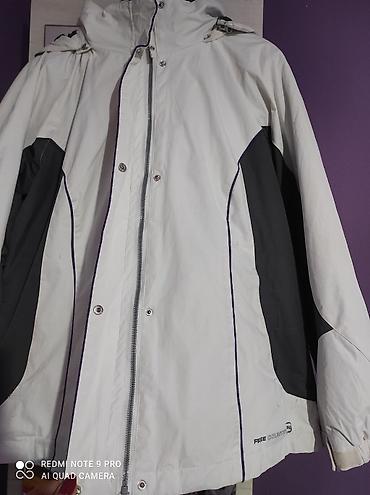 Zimske jakne: Jakna velicina L, bez tragova nosenja. Duzina 71 Rukavi mereno od — 3