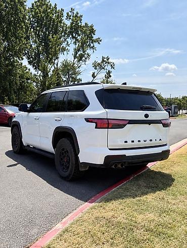 на секвойя: Toyota Sequoia: 2024 г., 3.4 л, Автомат, Гибрид, Внедорожник — 3